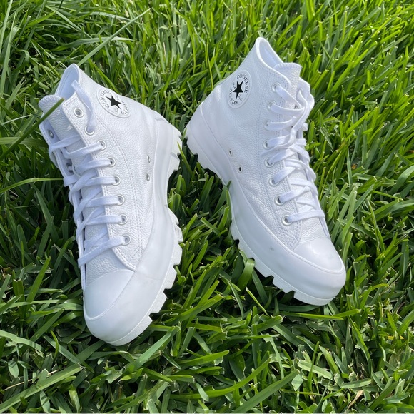 Chuck Taylor All Star Lugged
Leather women size 10.5 like new men’s 9 unisex - Picture 11 of 14